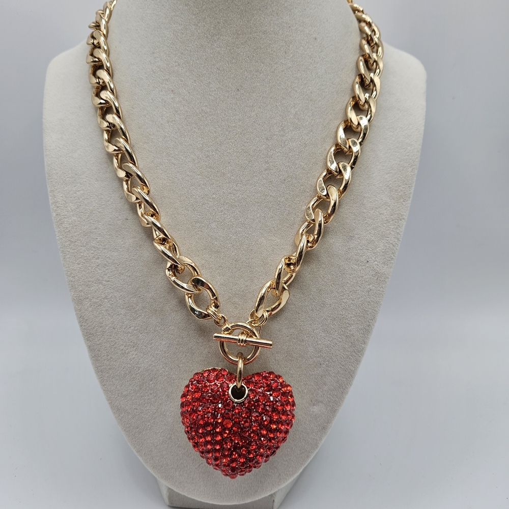 Large 3D Red Rhinestone Rhinestone Heart Pendant Necklace Gold Tone Cuban Link